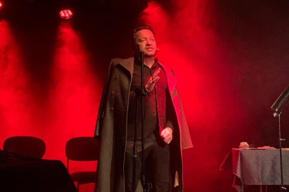 Моноспектакль «Асадов»