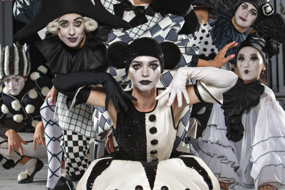 &Dcy;&iecy;&vcy;&ocy;&chcy;&kcy;&acy; &icy; &scy;&lcy;&ocy;&ncy;