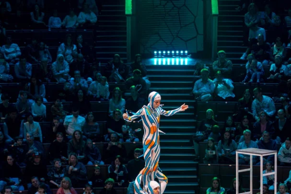 &Icy;100&rcy;&icy;&yacy;