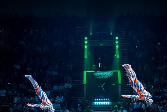 &Icy;100&rcy;&icy;&yacy;