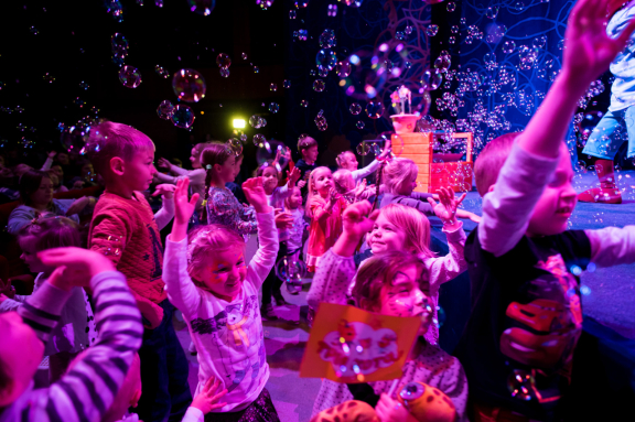 &Scy;&pcy;&iecy;&kcy;&tcy;&acy;&kcy;&lcy;&softcy; &laquo;&Tcy;&rcy;&icy; &kcy;&ocy;&tcy;&acy;&period; &Dcy;&iecy;&ncy;&softcy; &vcy;&acy;&rcy;&iecy;&ncy;&softcy;&yacy;&excl;&raquo;