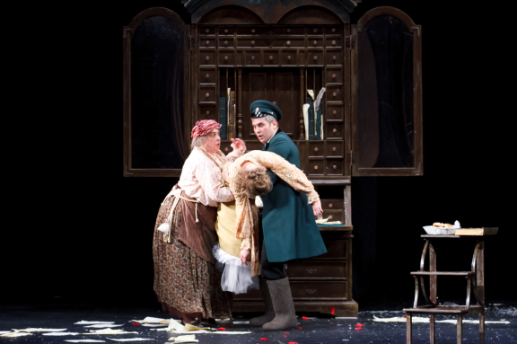 Спектакль «С кем поведёшься»